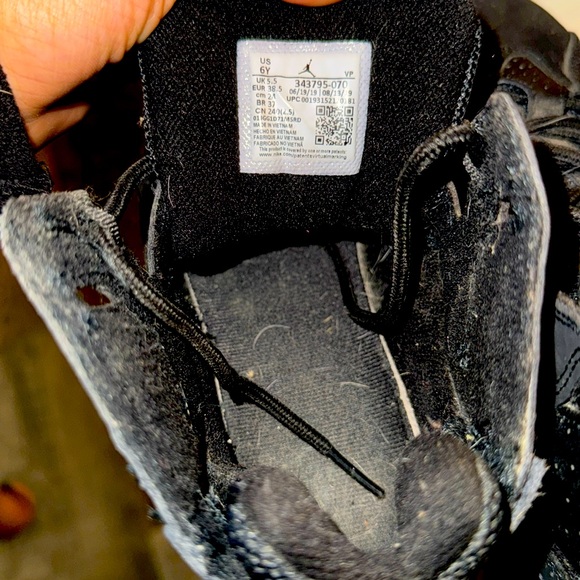 Jordan’s | 6Y / 8W - Picture 4 of 4